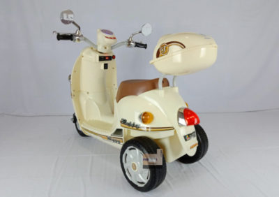 Anekadoo - Toko Mainan Motor Aki M-338 Scoopy Cream di Kota Probolinggo