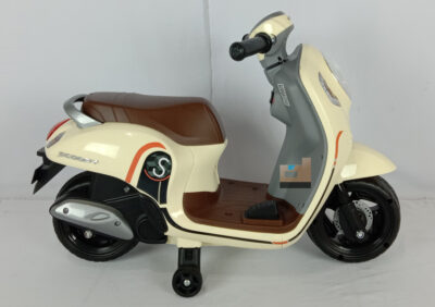 Anekadoo - Toko Mainan Motor Aki Mini Scoopy - K611-C di kota Probolinggo