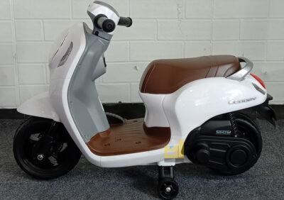 Anekadoo - Toko Mainan motor aki k-k-611c putih di Kota Probolinggo